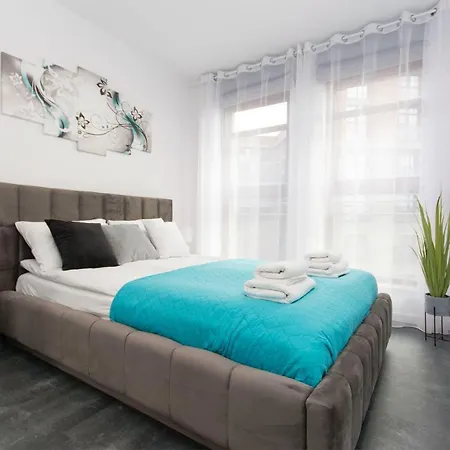 Center - Torunska 18 By Apartmore *