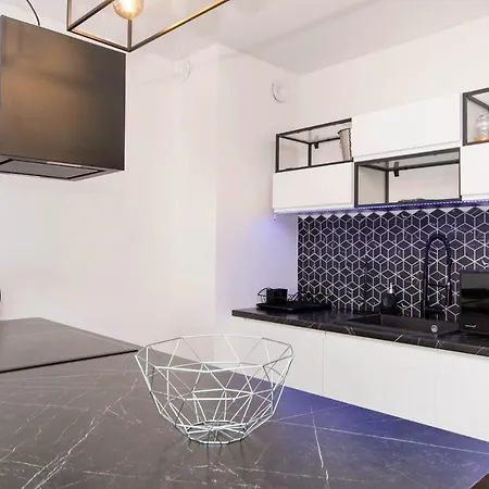 Center - Torunska 18 By Apartmore *