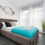 Center - Torunska 18 By Apartmore *